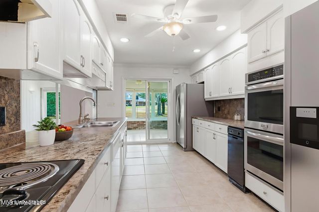 7922 Lanai Place, Diamondhead, MS 39525