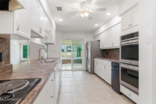 7922 Lanai Place, Diamondhead, MS 39525