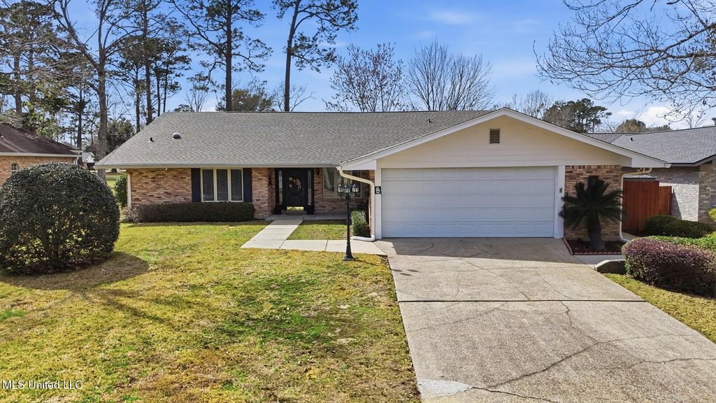 7922 Lanai Place, Diamondhead, MS 39525