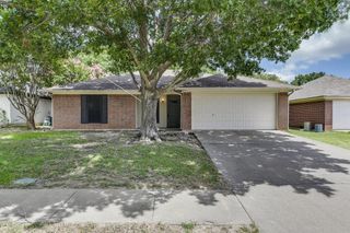 8 Ventnor Avenue, Midlothian, TX 76065