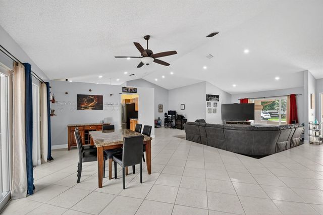 9501 Majestic Way, Boynton Beach, FL 33437