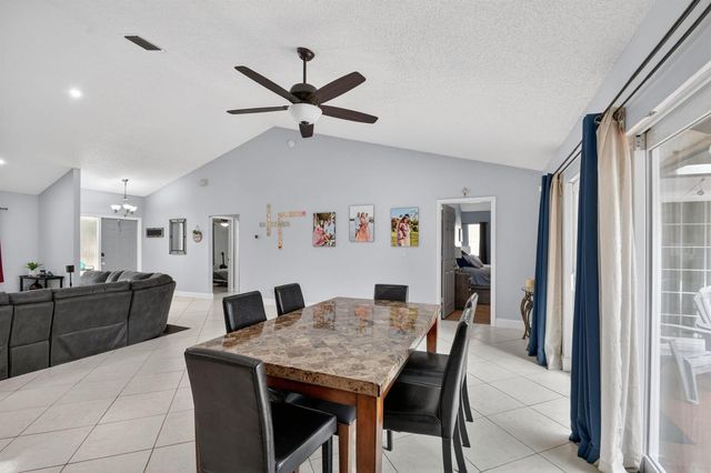 9501 Majestic Way, Boynton Beach, FL 33437