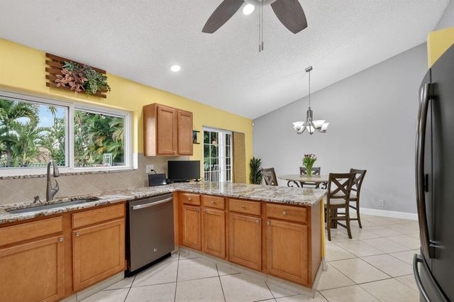 9501 Majestic Way, Boynton Beach, FL 33437