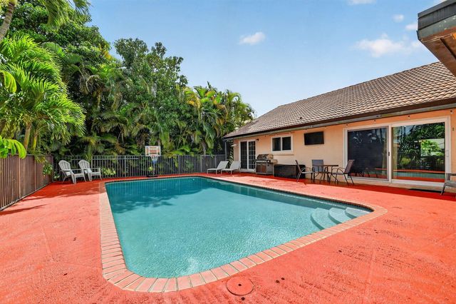 9501 Majestic Way, Boynton Beach, FL 33437