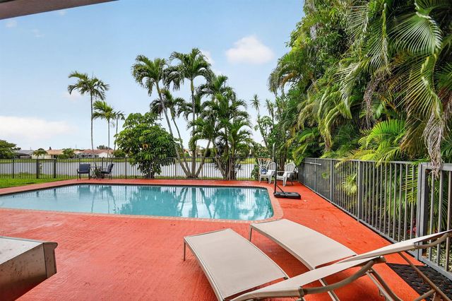 9501 Majestic Way, Boynton Beach, FL 33437