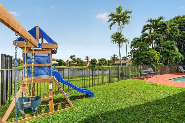 9501 Majestic Way, Boynton Beach, FL 33437