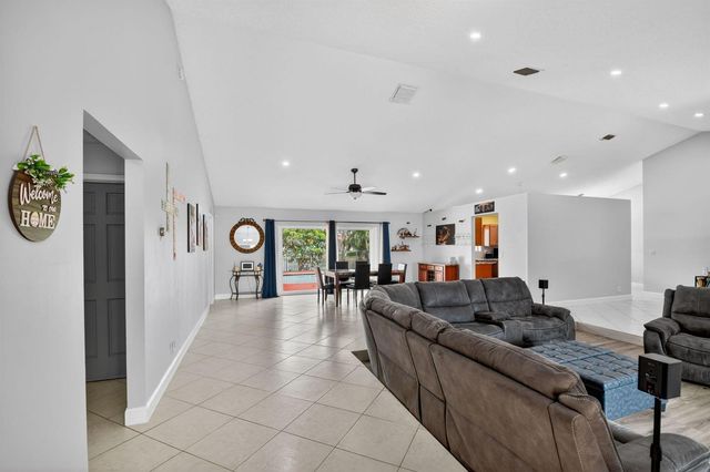 9501 Majestic Way, Boynton Beach, FL 33437