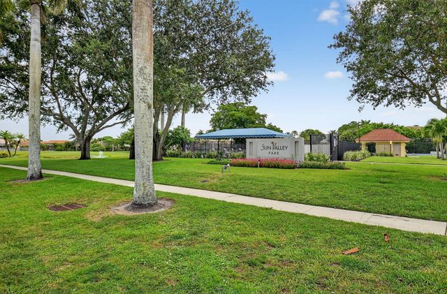 9501 Majestic Way, Boynton Beach, FL 33437