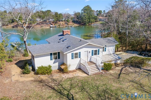 483 Mechams Cove Rd, Middlesex, VA 23169