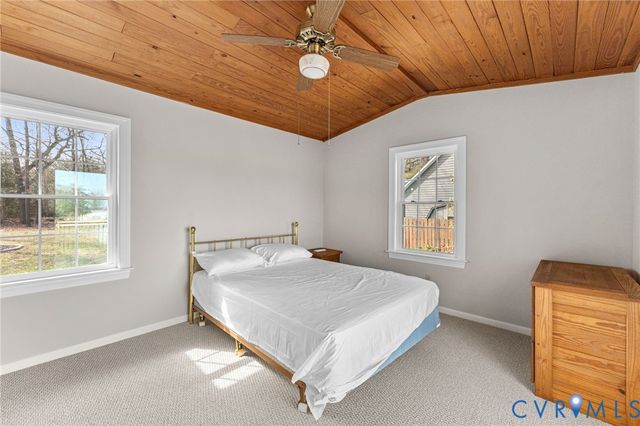 483 Mechams Cove Rd, Middlesex, VA 23169