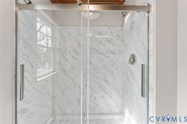 483 Mechams Cove Rd, Middlesex, VA 23169