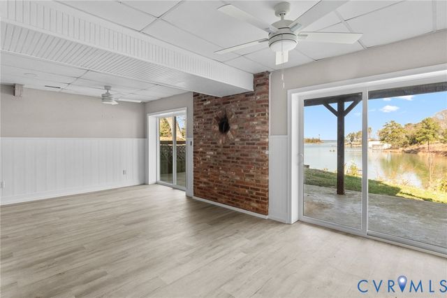 483 Mechams Cove Rd, Middlesex, VA 23169