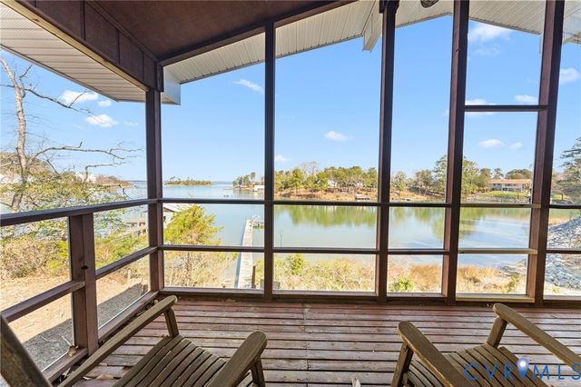 483 Mechams Cove Rd, Middlesex, VA 23169