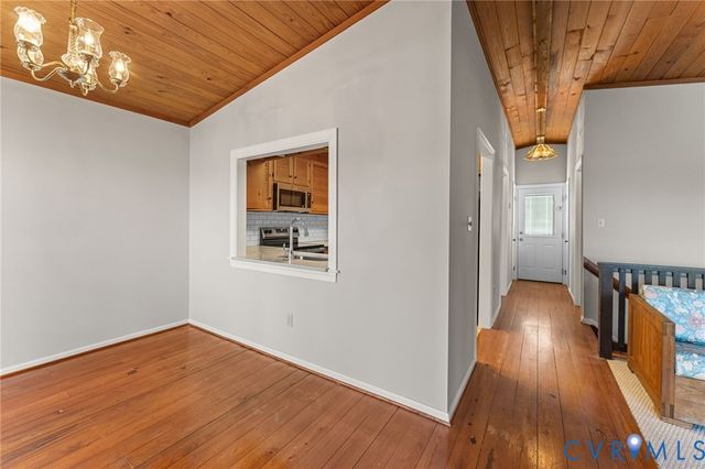 483 Mechams Cove Rd, Middlesex, VA 23169