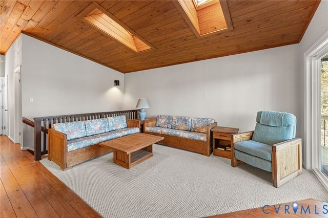 483 Mechams Cove Rd, Middlesex, VA 23169