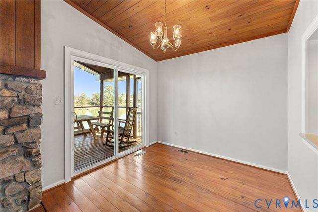 483 Mechams Cove Rd, Middlesex, VA 23169