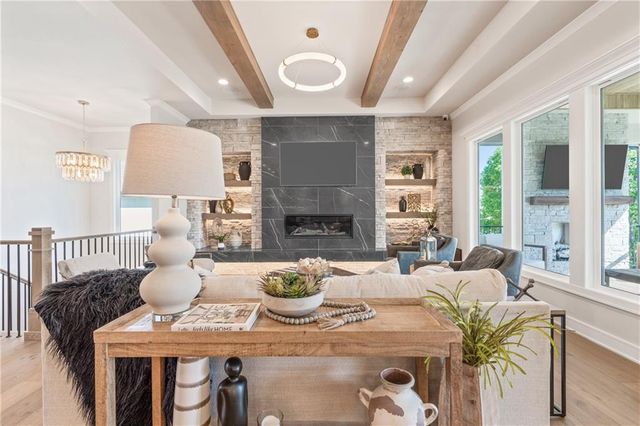 4312 NE Hideaway Drive, Lee's Summit, MO 64064