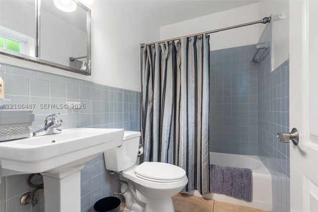 2033 NE 33rd Ave 2, Fort Lauderdale, FL 33305