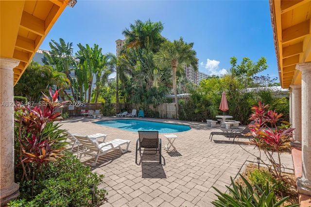 2033 NE 33rd Ave 2, Fort Lauderdale, FL 33305