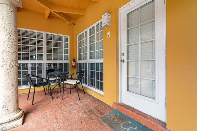 2033 NE 33rd Ave 2, Fort Lauderdale, FL 33305