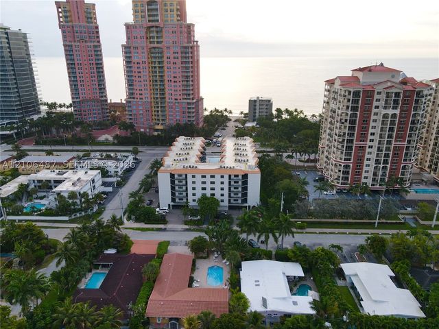 2033 NE 33rd Ave 2, Fort Lauderdale, FL 33305