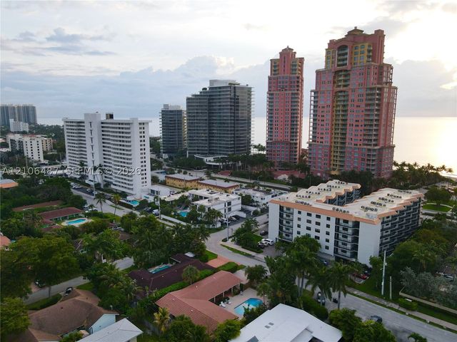 2033 NE 33rd Ave 2, Fort Lauderdale, FL 33305