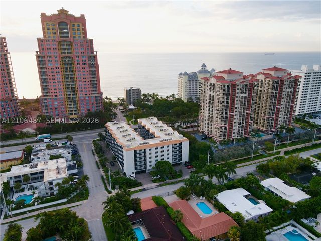 2033 NE 33rd Ave 2, Fort Lauderdale, FL 33305
