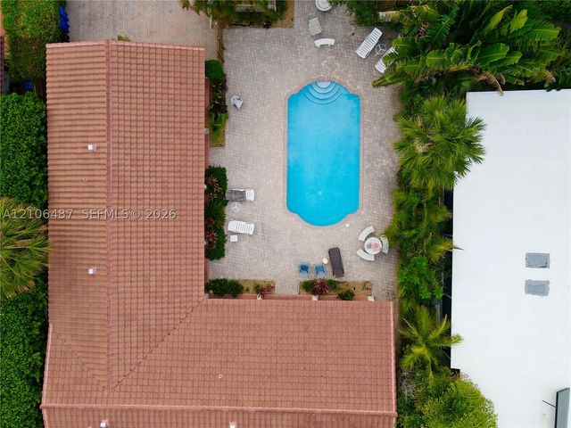 2033 NE 33rd Ave 2, Fort Lauderdale, FL 33305