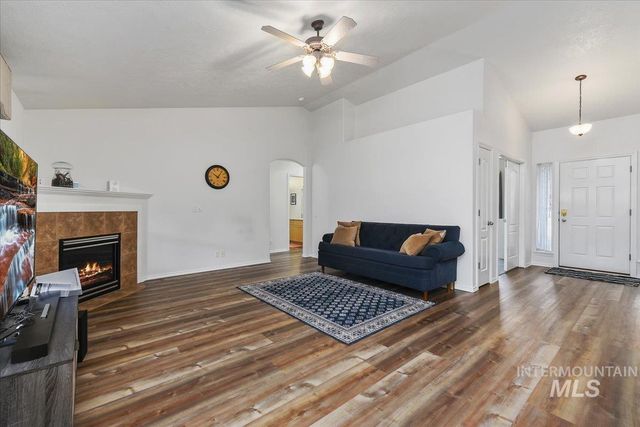1723 W Lowry, Meridian, ID 83642