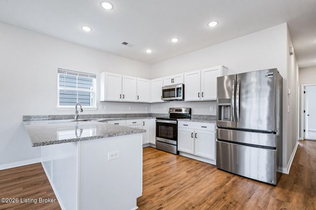 807 Rosemary Ln, La Grange, KY 40031