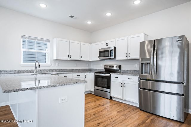 807 Rosemary Ln, La Grange, KY 40031