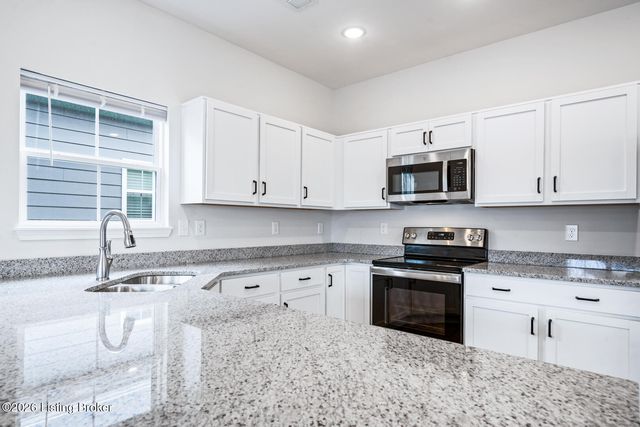 807 Rosemary Ln, La Grange, KY 40031