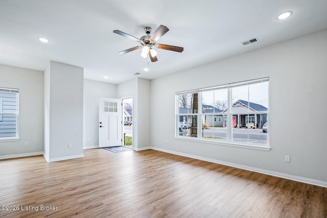 807 Rosemary Ln, La Grange, KY 40031