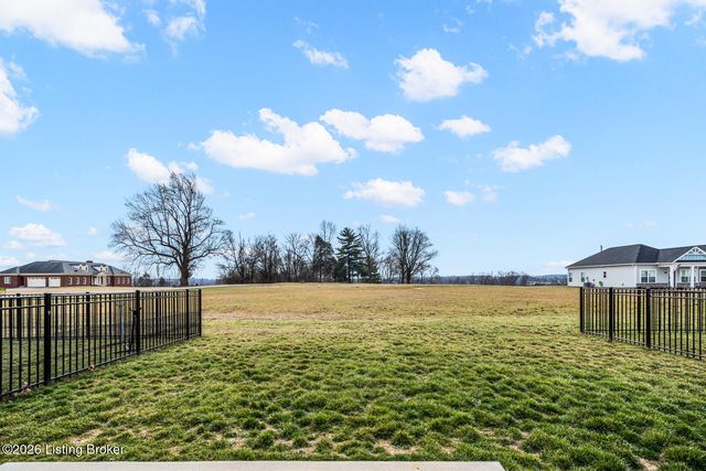 807 Rosemary Ln, La Grange, KY 40031