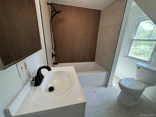12 Edmunds Lane, Pine Bush, NY 12566