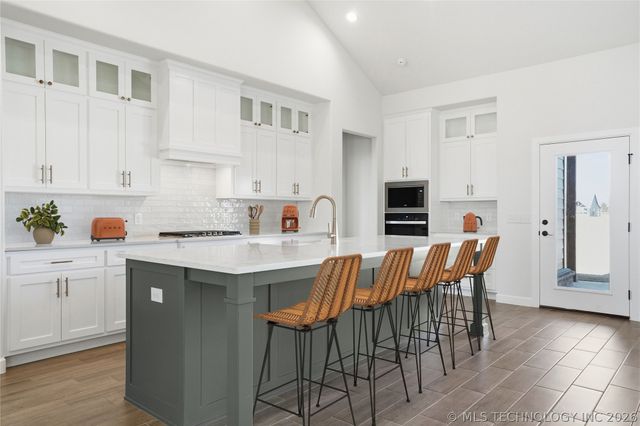 16313 E 102nd Street N, Owasso, OK 74055