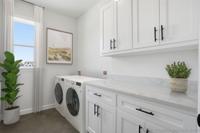 16313 E 102nd Street N, Owasso, OK 74055