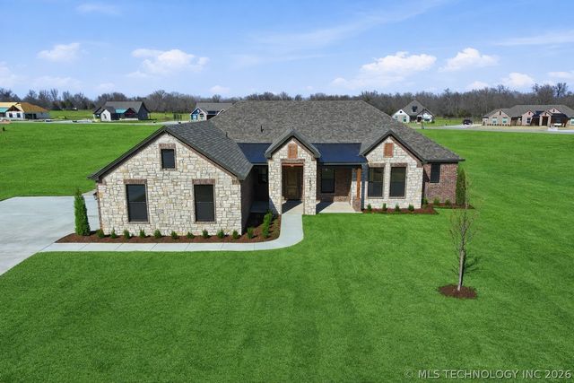 16313 E 102nd Street N, Owasso, OK 74055