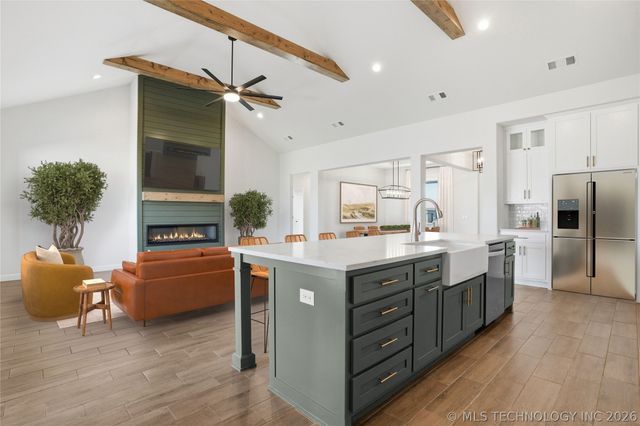 16313 E 102nd Street N, Owasso, OK 74055