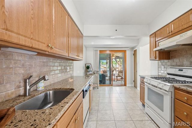 7712 Sunray Lane, Crestwood, MO 63123