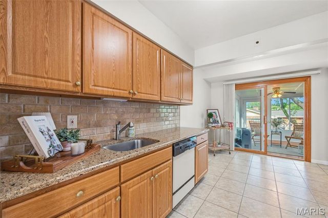 7712 Sunray Lane, Crestwood, MO 63123