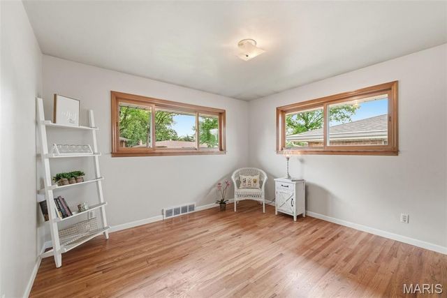 7712 Sunray Lane, Crestwood, MO 63123