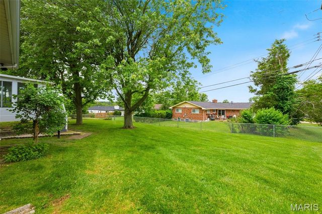 7712 Sunray Lane, Crestwood, MO 63123