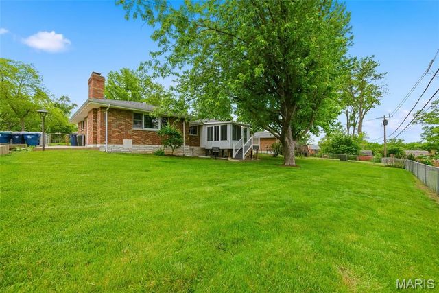 7712 Sunray Lane, Crestwood, MO 63123