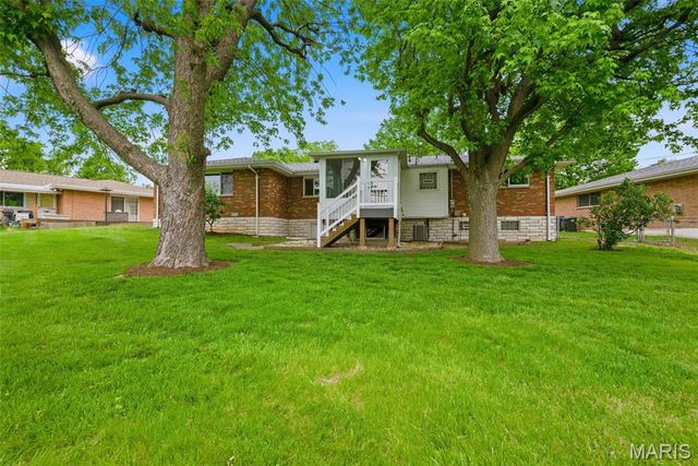 7712 Sunray Lane, Crestwood, MO 63123