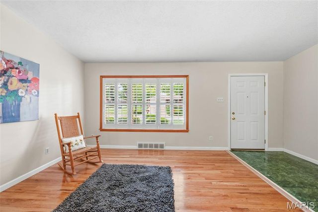 7712 Sunray Lane, Crestwood, MO 63123