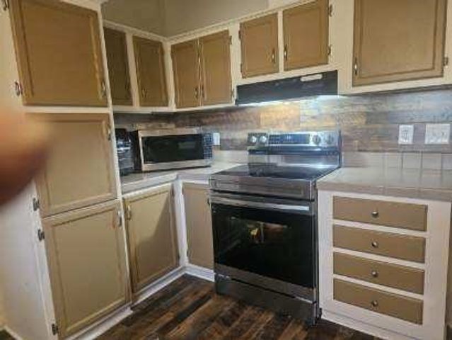 3815 Oak Meadow Street, Granbury, TX 76048