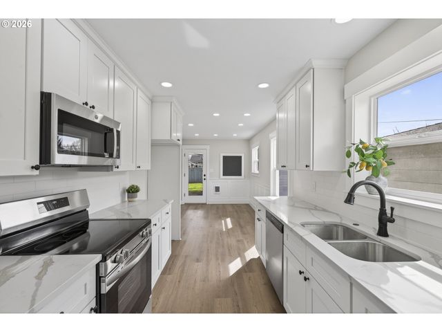 520 24TH Ave, Longview, WA 98632