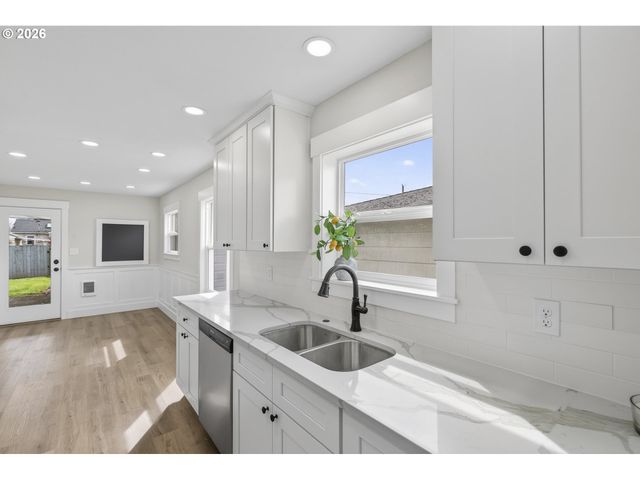 520 24TH Ave, Longview, WA 98632