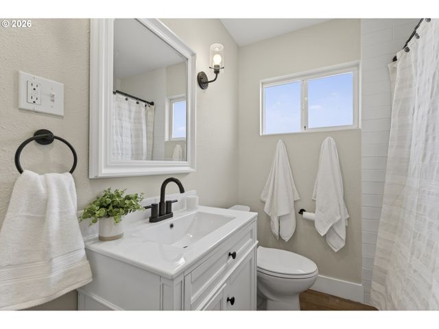 520 24TH Ave, Longview, WA 98632